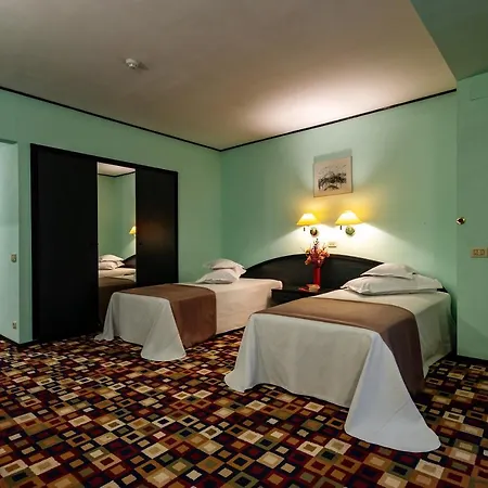 Mara Hotel 4*